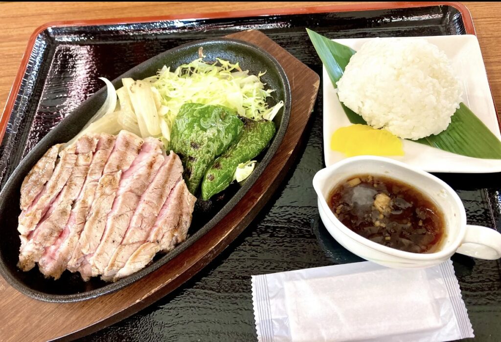 赤井川道の駅のステーキ定食