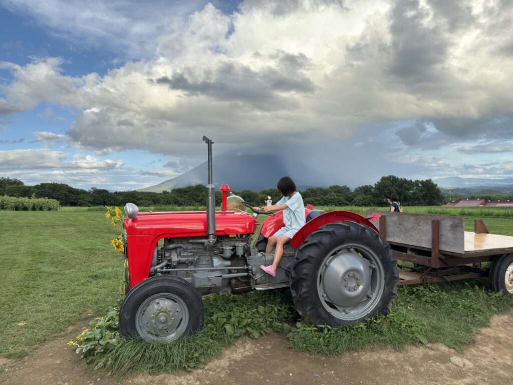 Takahashi Ranch's tractor and Mt. Yotei's shooting spot
