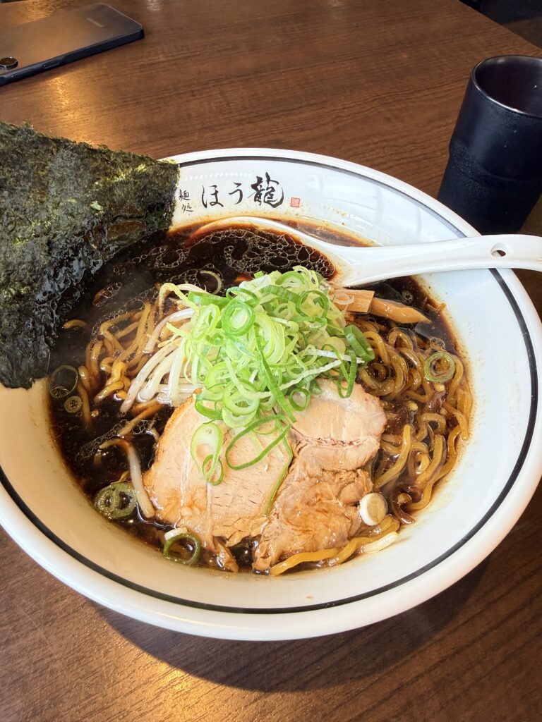 蘭越 ほう龍 ラーメンの醤油ラーメン