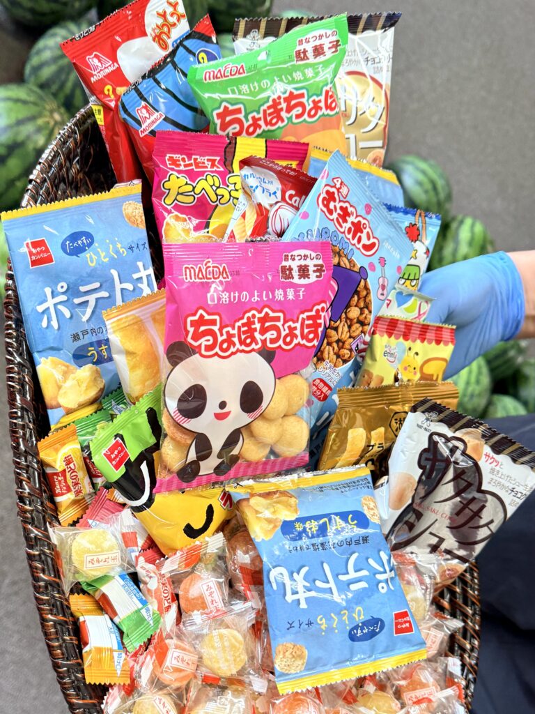 ワイス温泉旅館の賞品を購入したら、もらえる子ども向けのお菓子